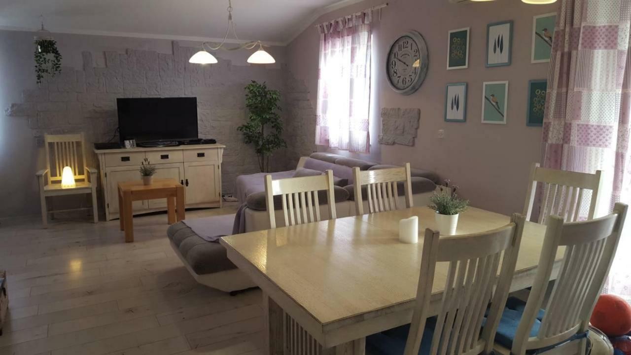 Pinta Apartamento Vodice Exterior foto