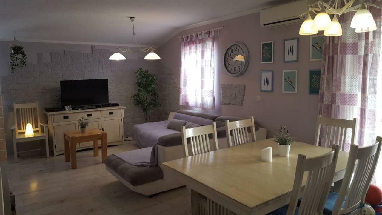 Pinta Apartamento Vodice Exterior foto